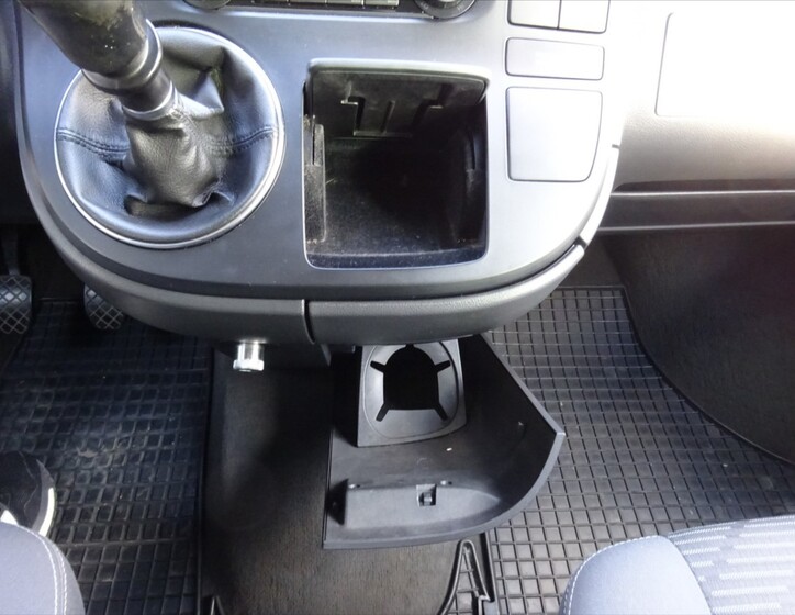 Volkswagen Multivan 28