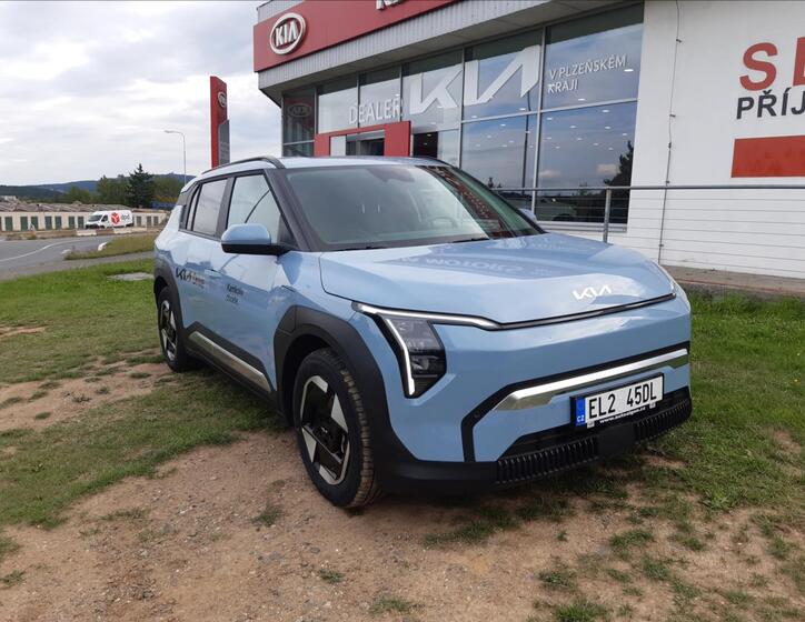 KIA EV3 6