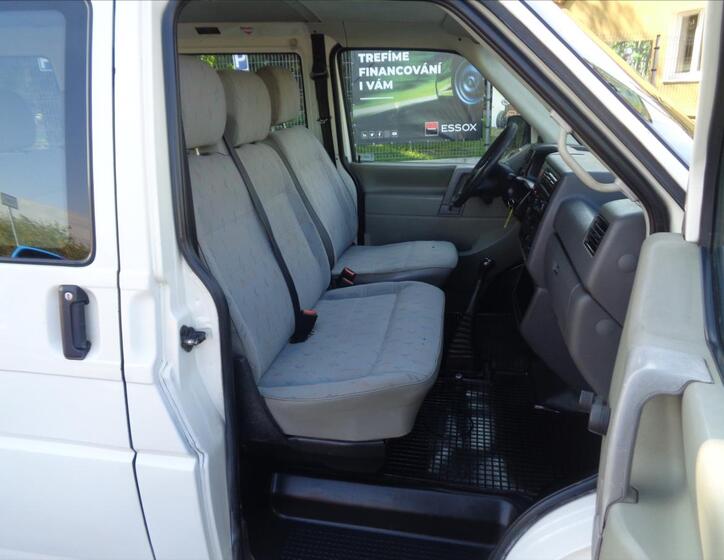 Volkswagen Transporter 9