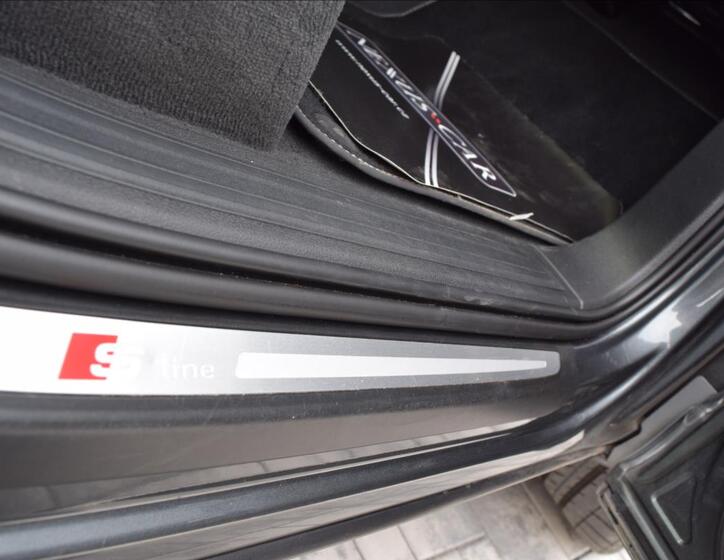 Audi Q7 50