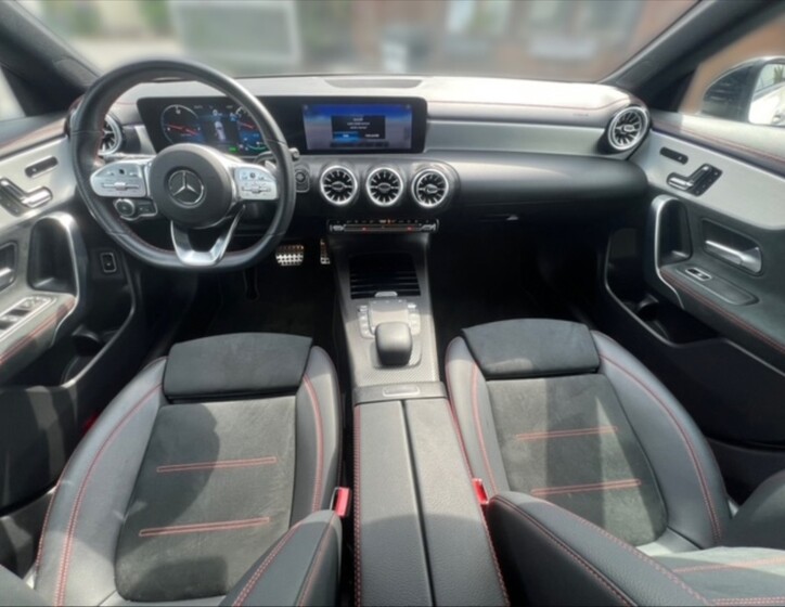 Mercedes-Benz CLA 9