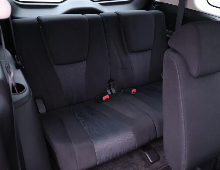 Mazda 5 13