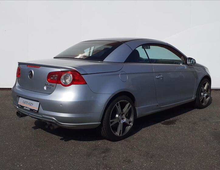 Volkswagen EOS 2