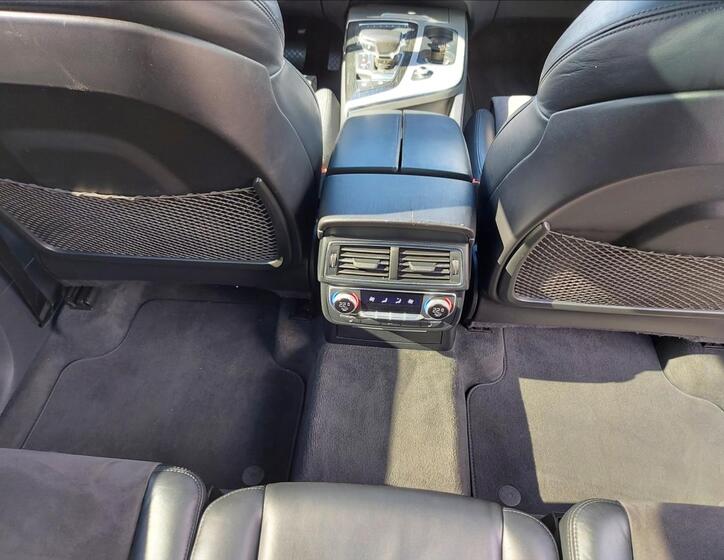 Audi Q7 31