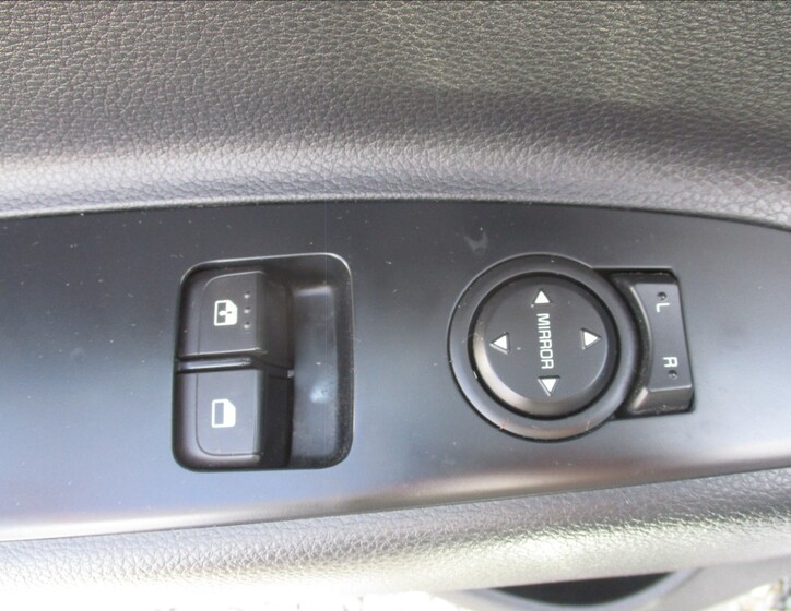 KIA Rio 13