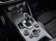 Alfa Romeo Stelvio 16