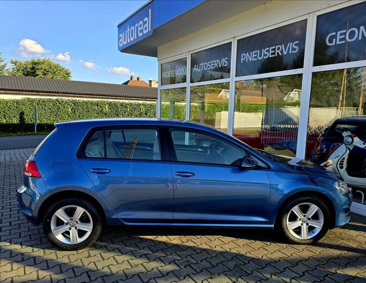 Volkswagen Golf 9