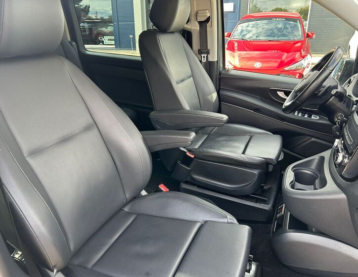 Mercedes-Benz Vito 14