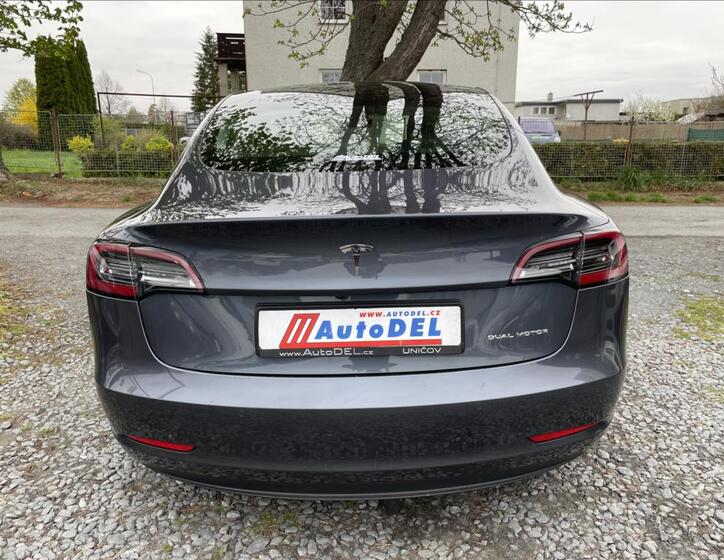 Tesla Model 3 5