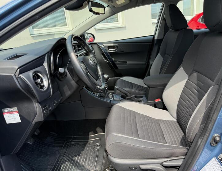 Toyota Auris 8