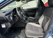 Toyota Auris 8
