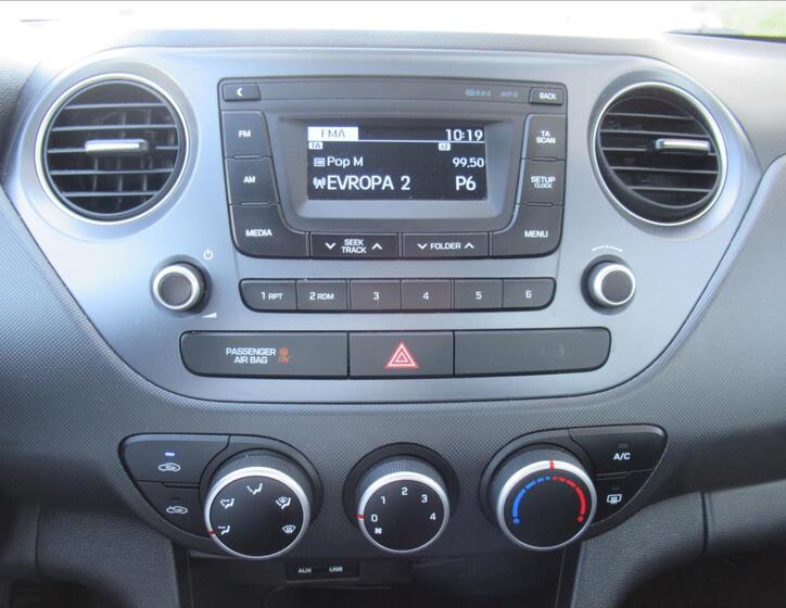 Hyundai i10 16