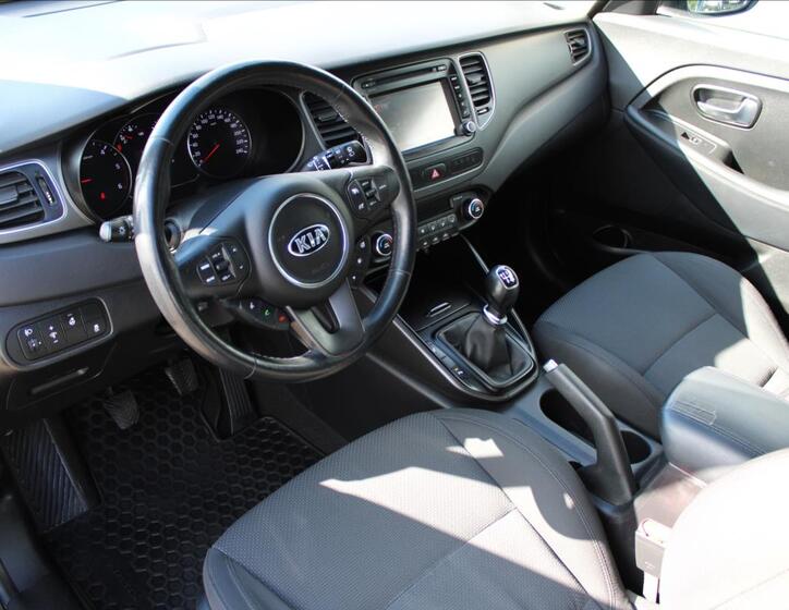 KIA Carens 13
