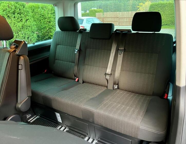 Volkswagen Multivan 14