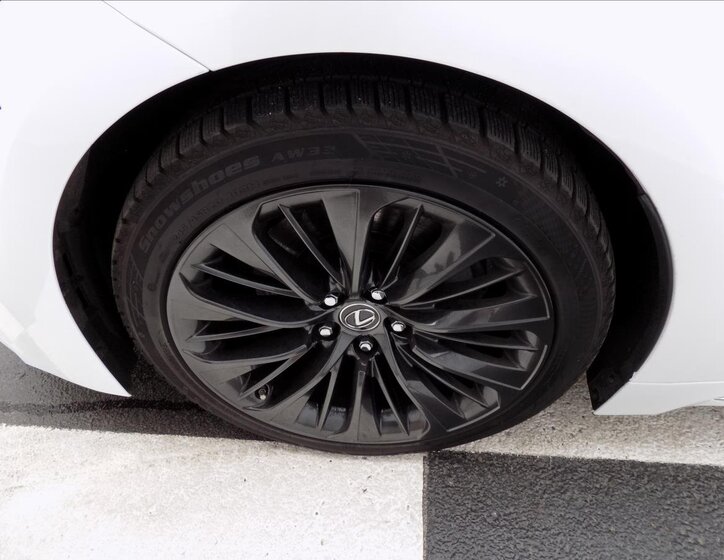 Lexus LS 500 42
