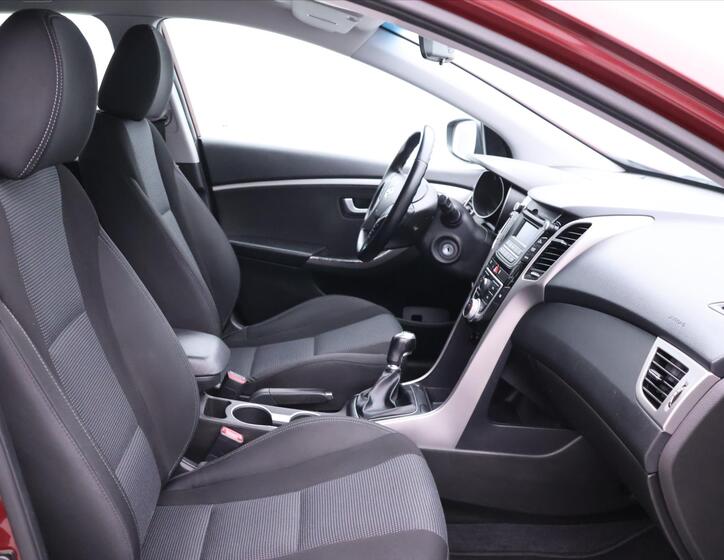 Hyundai i30 11