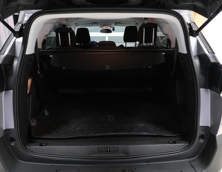 Peugeot 5008 9