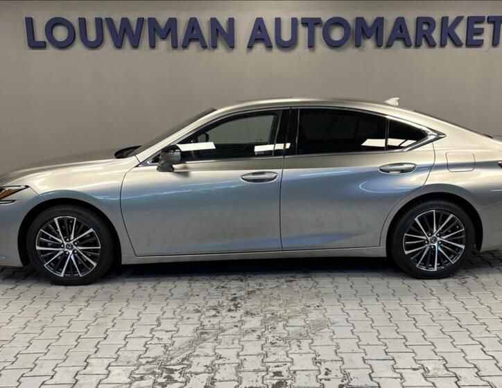 Lexus ES 300h 3