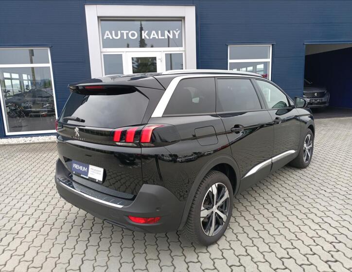 Peugeot 5008 4