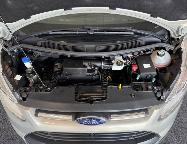 Ford Tourneo Custom 26