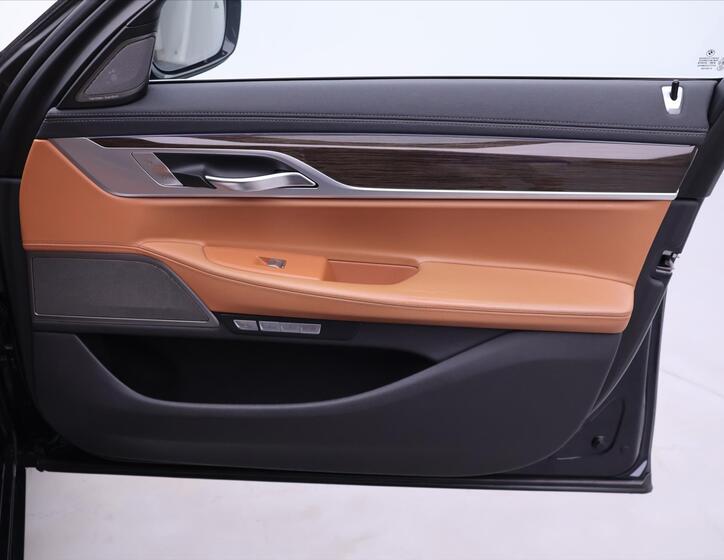 BMW Řada 7 14