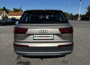 Audi Q7 4
