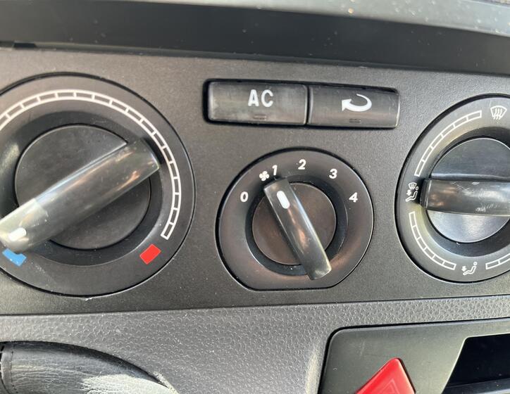 Volkswagen Transporter 19