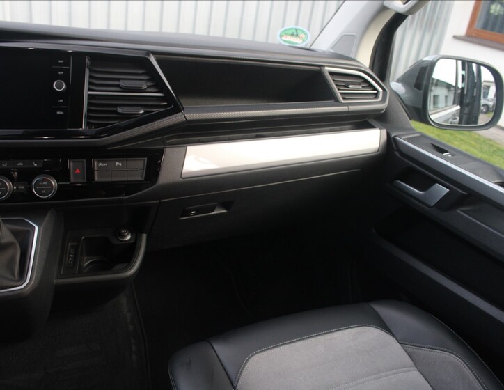Volkswagen Multivan 17