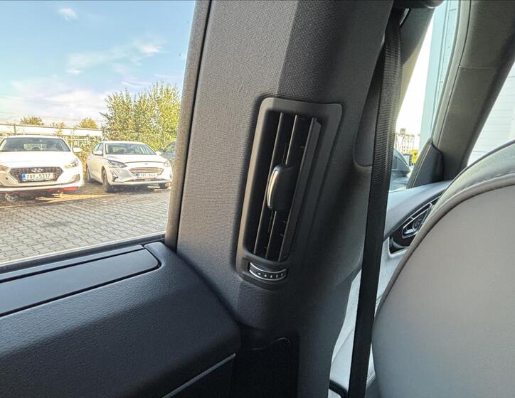 Audi Q8 21