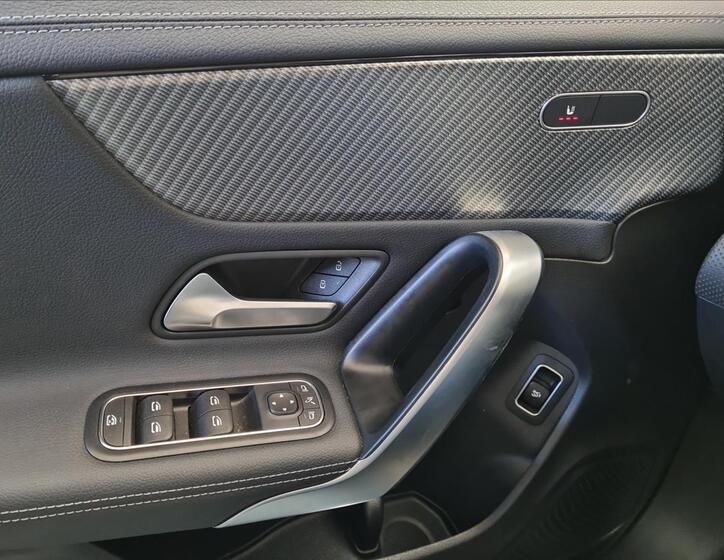 Mercedes-Benz CLA 12