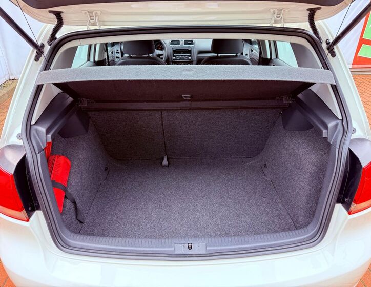 Volkswagen Golf 9