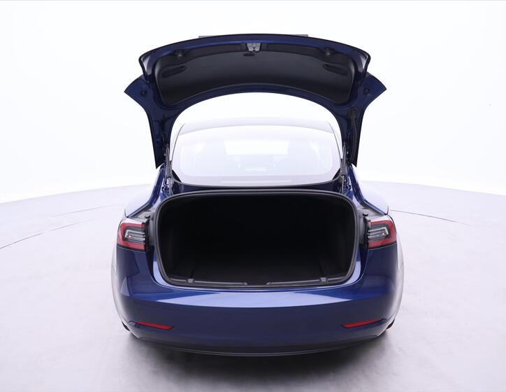 Tesla Model 3 9