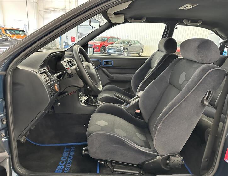 Ford Escort 17