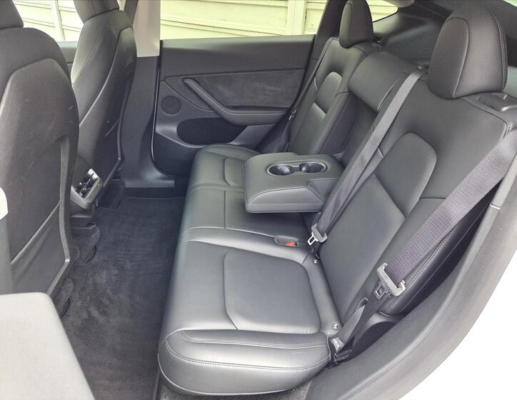 Tesla Model Y 9