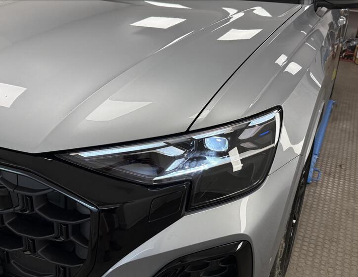 Audi Q8 38