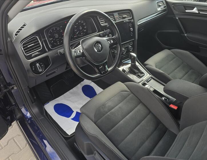 Volkswagen Golf 10