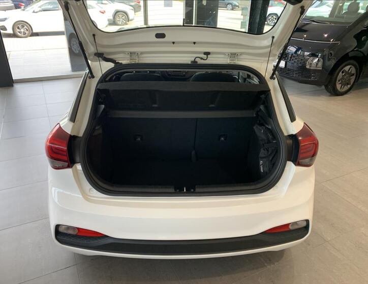 Hyundai i20 9