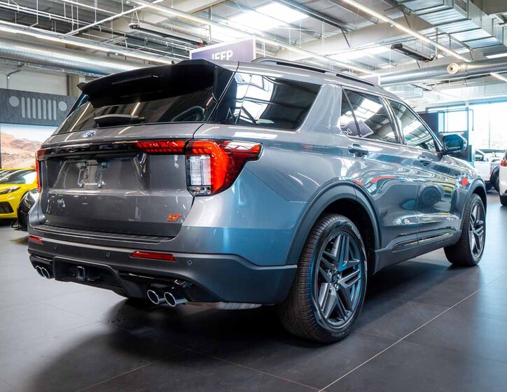 Ford Explorer 9