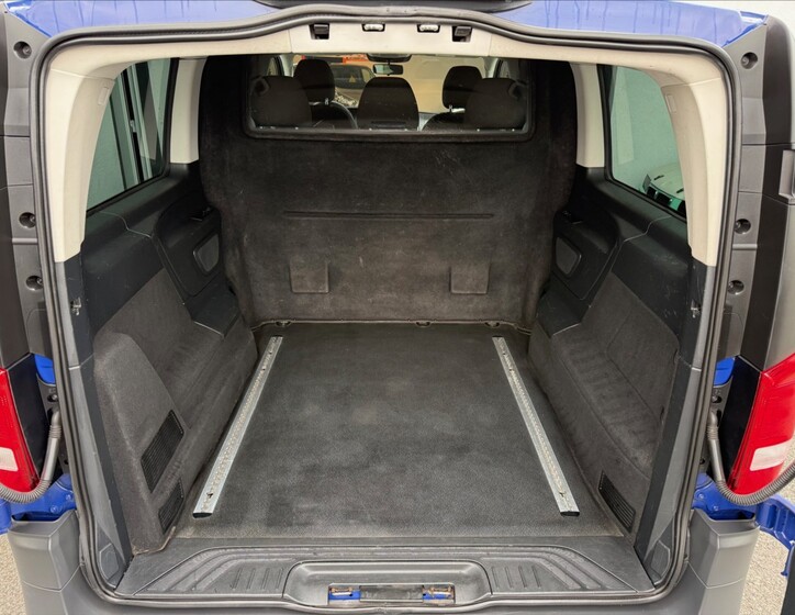 Mercedes-Benz Vito 21