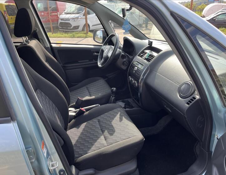 Suzuki SX4 10