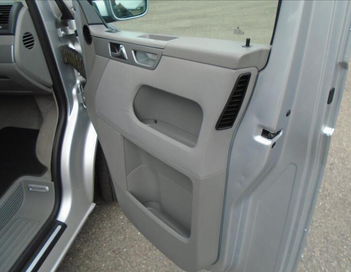Volkswagen Multivan 28