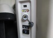 Chrysler Town & Country 27