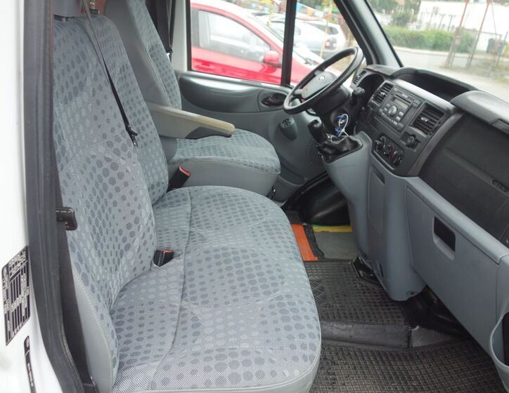 Ford Transit 16