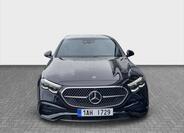 Mercedes-Benz Třídy E 8