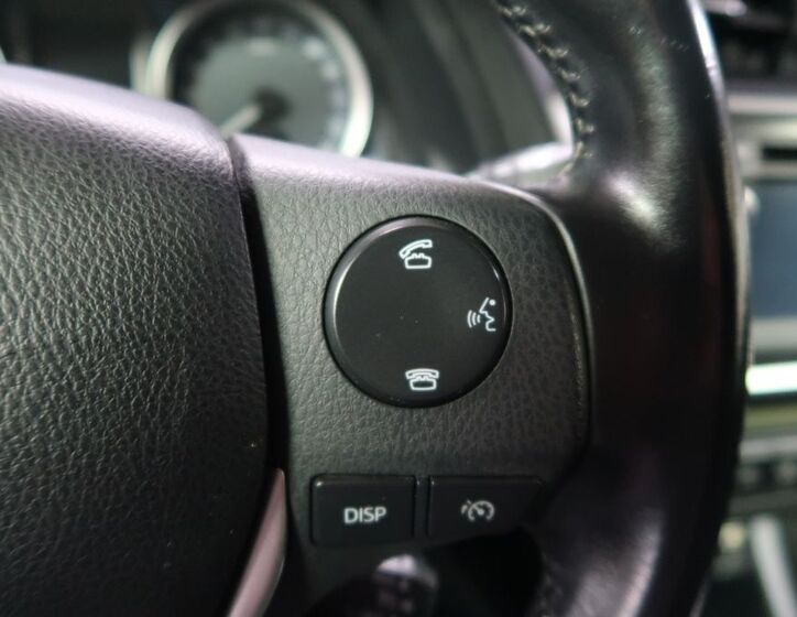 Toyota Auris 24