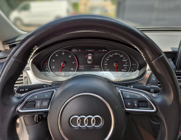 Audi A6 8