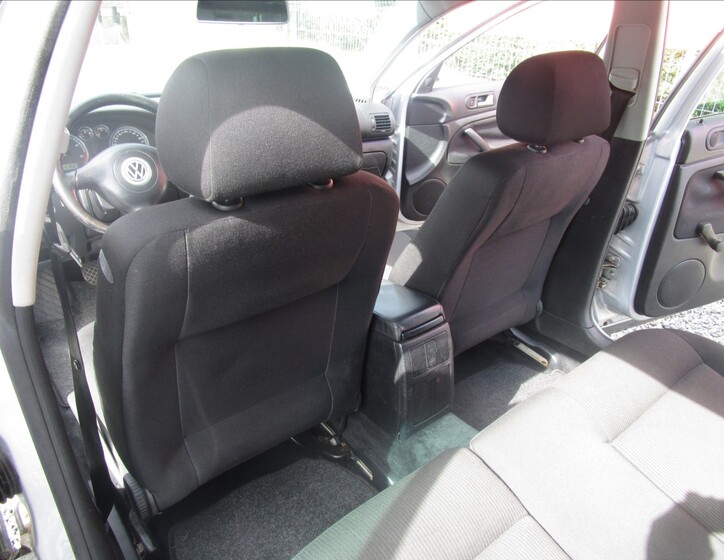Volkswagen Passat 25