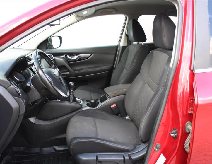 Nissan Qashqai 10