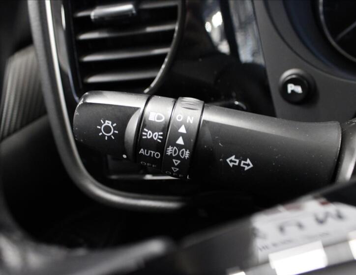 Mitsubishi Outlander 20