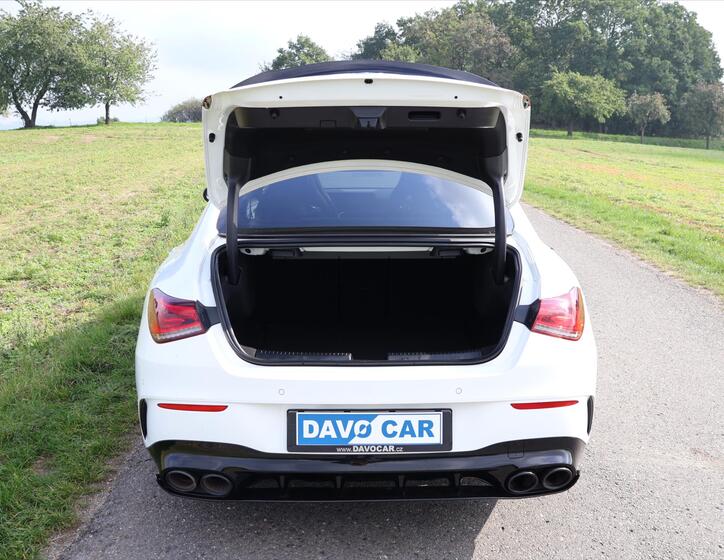 Mercedes-Benz CLA 9